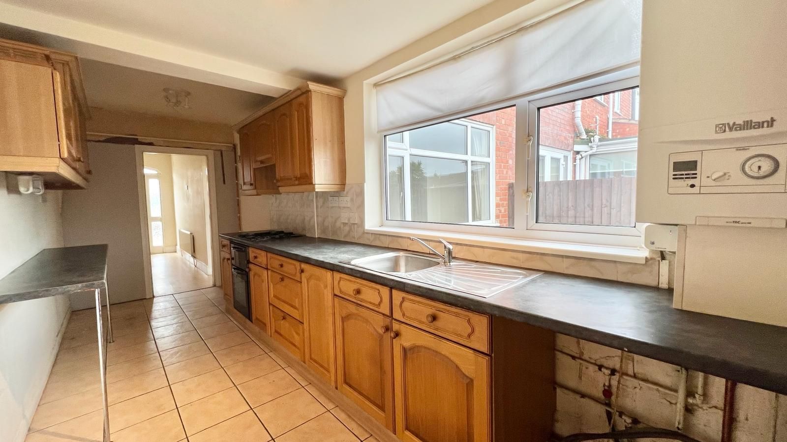 3 bedroom mid terraced house Sold in Coventry - Photograph 6.