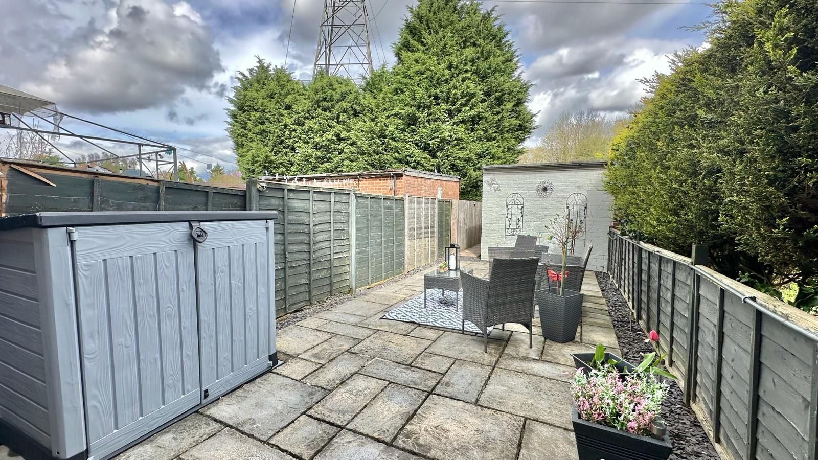 2 bedroom mid terraced house Sold in Coventry - Photograph 12.