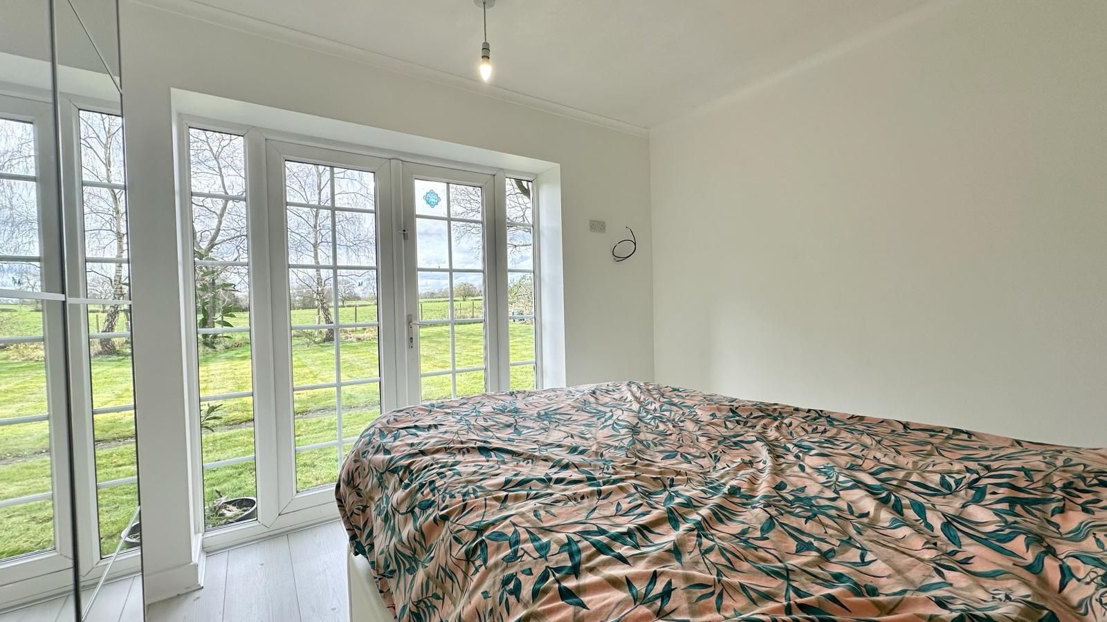 4 bedroom detached bungalow Sold in Coventry - Photograph 16.