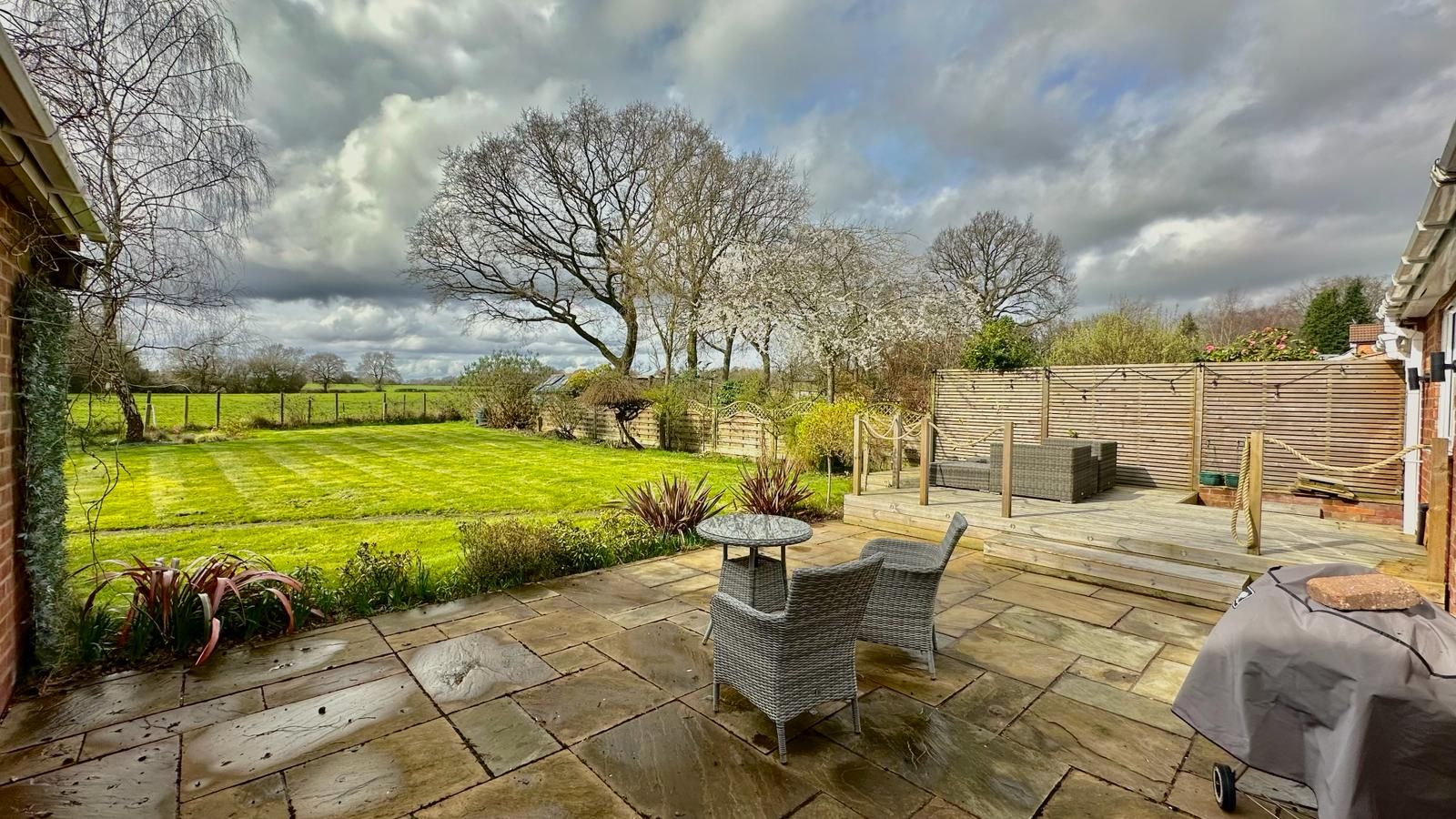 4 bedroom detached bungalow Sold in Coventry - Photograph 21.