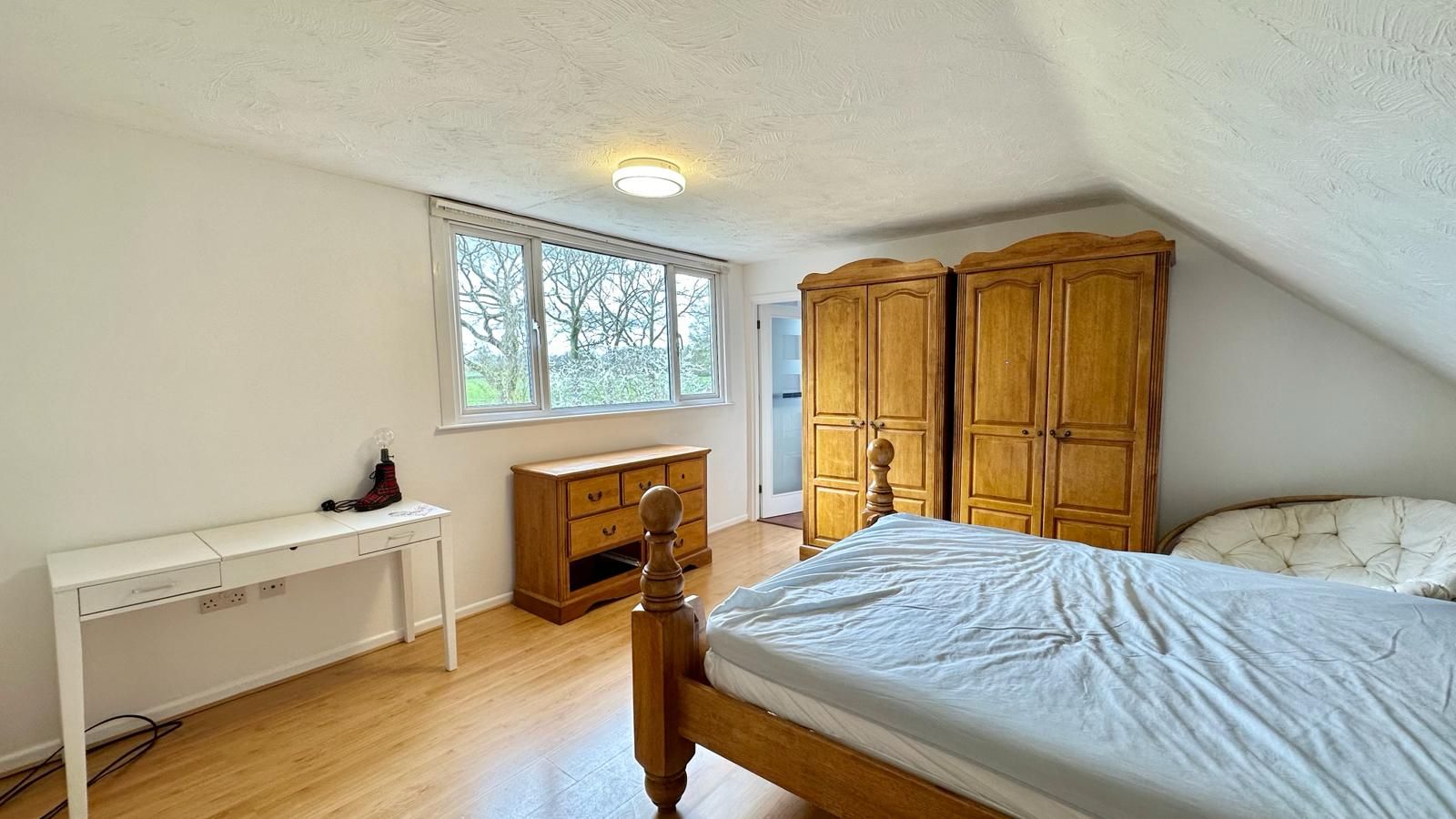 4 bedroom detached bungalow Sold in Coventry - Photograph 10.