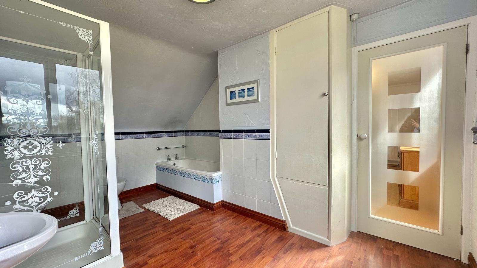 4 bedroom detached bungalow Sold in Coventry - Photograph 14.