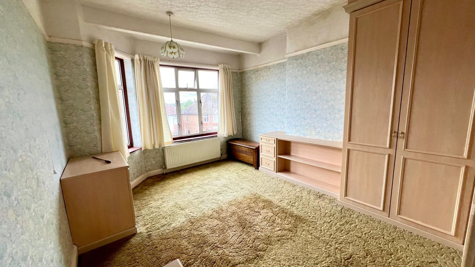 3 bedroom end terraced house Sold in Coventry - Photograph 8.