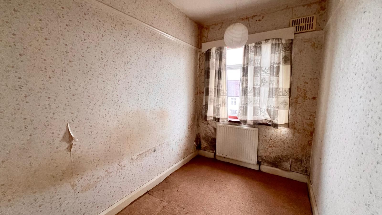 3 bedroom end terraced house Sold in Coventry - Photograph 11.