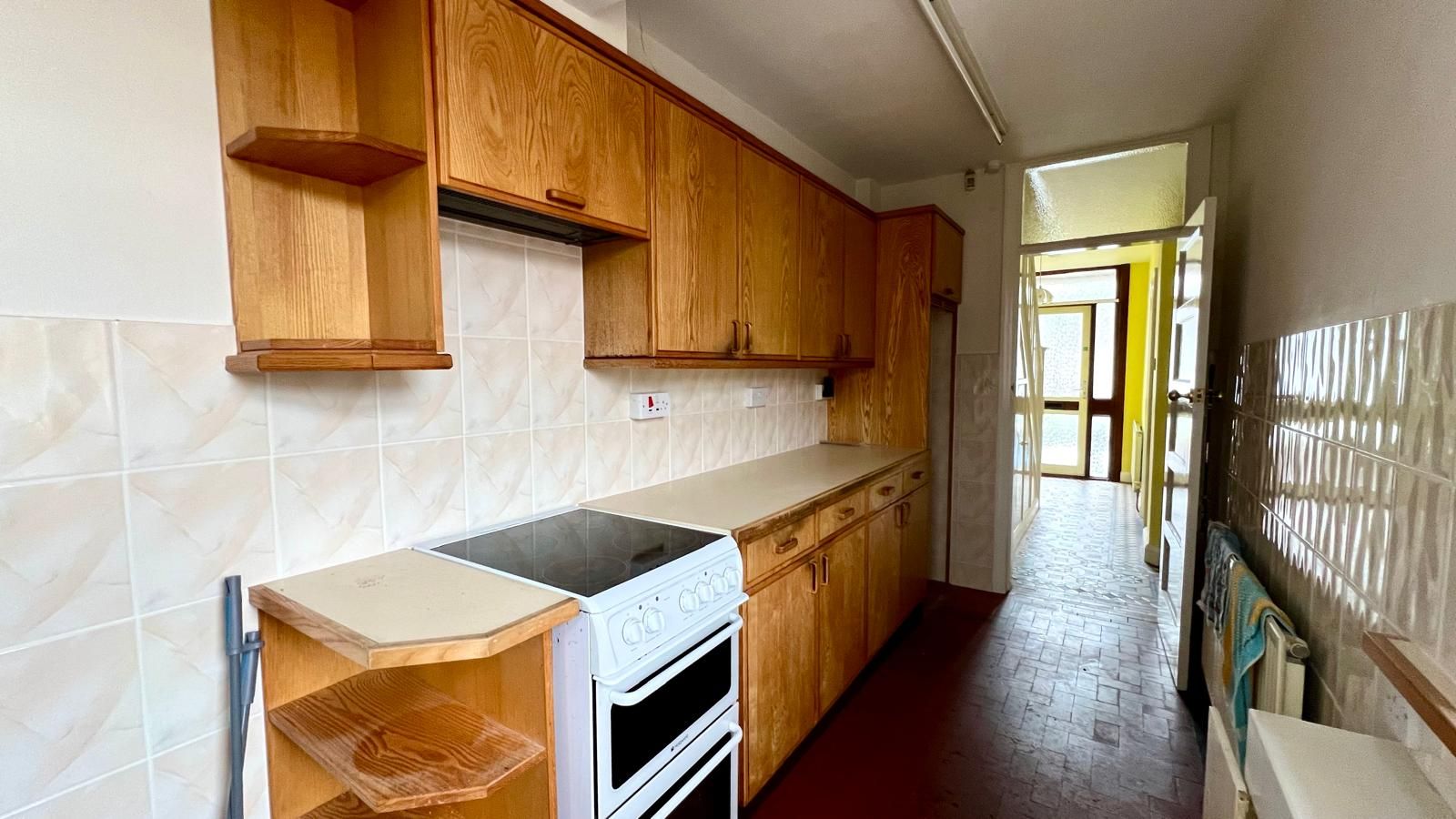 3 bedroom end terraced house Sold in Coventry - Photograph 6.