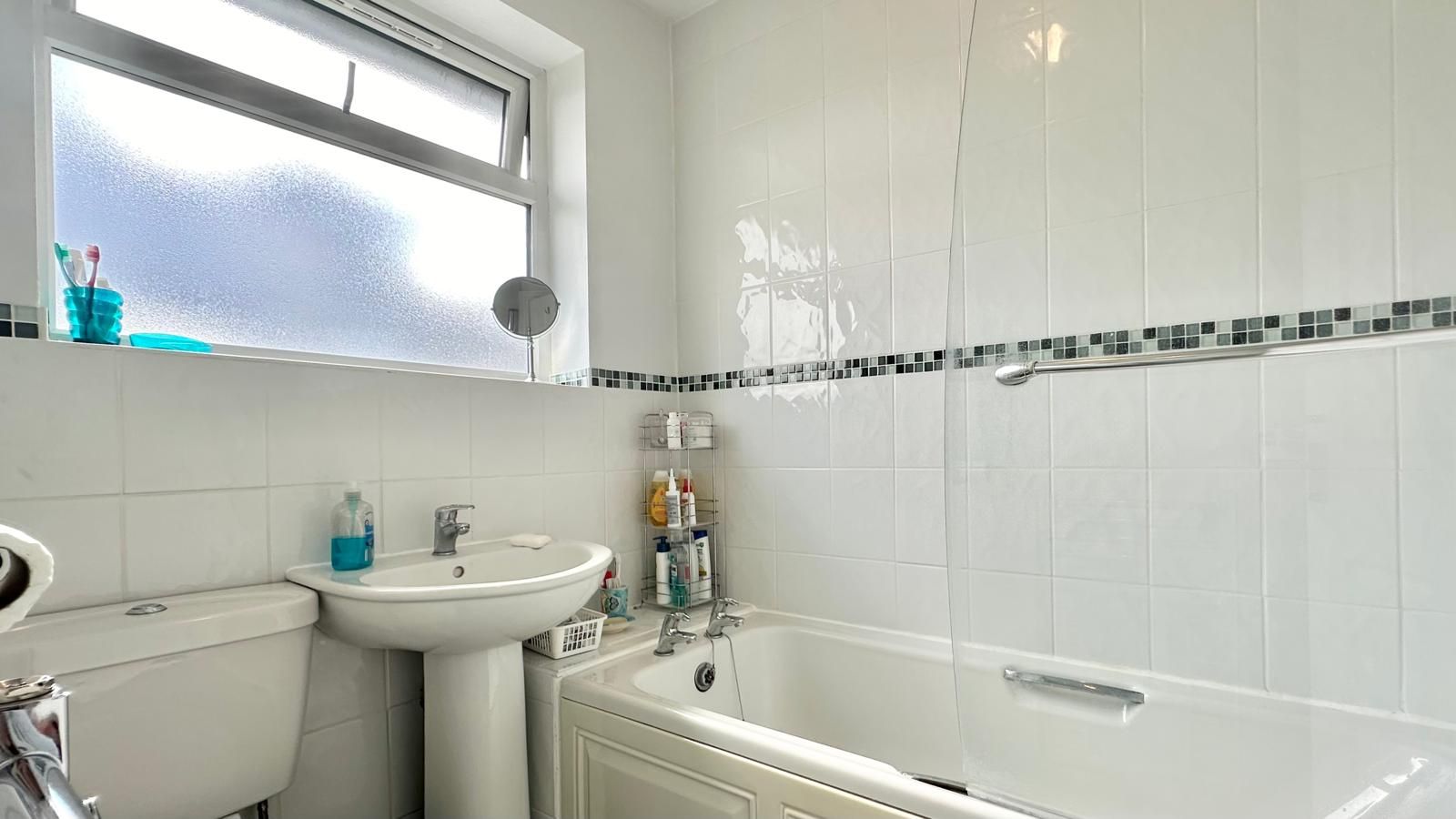 3 bedroom semi-detached house Sold in Coventry - Photograph 9.