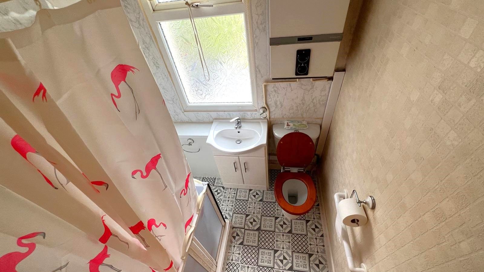 3 bedroom mid terraced house Sold in Coventry - Photograph 11.