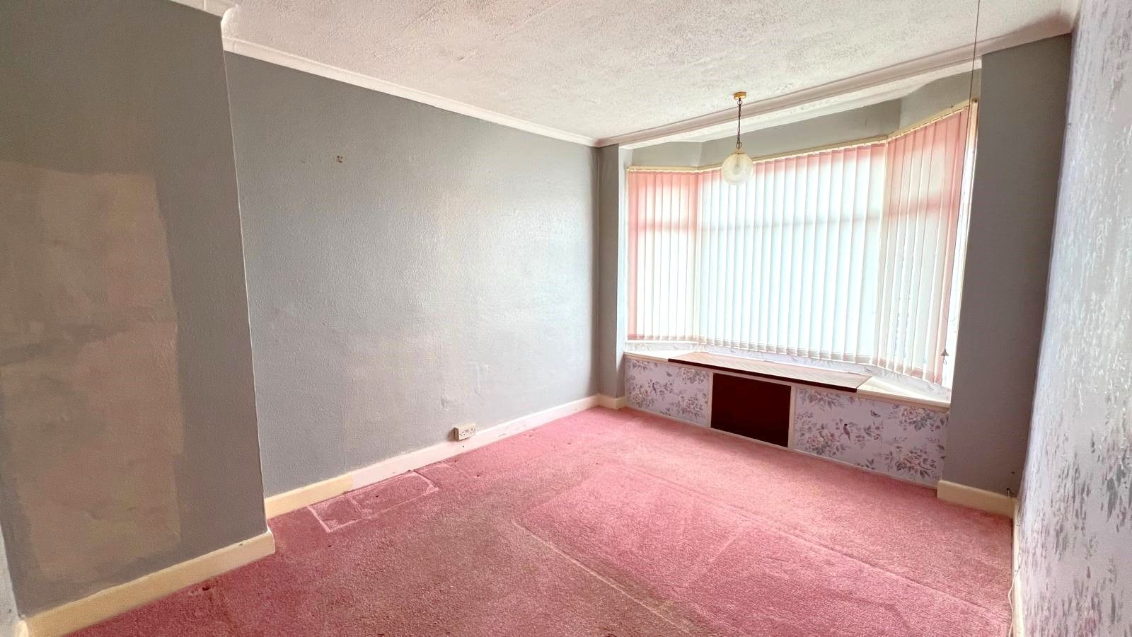3 bedroom mid terraced house Sold in Coventry - Photograph 8.