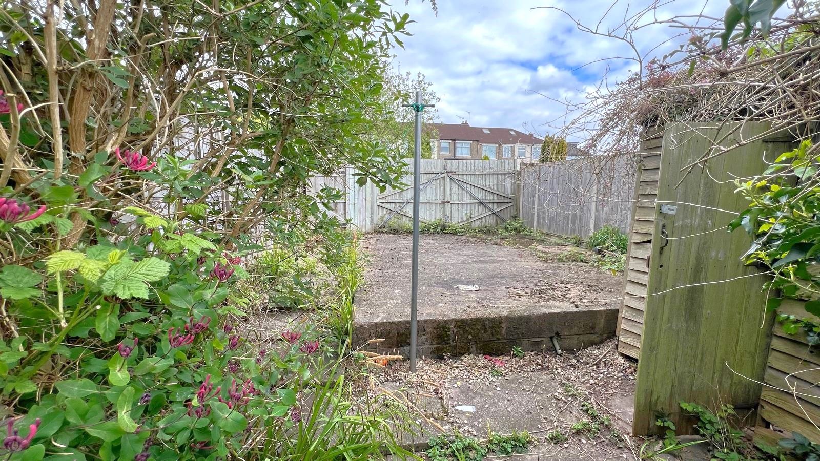 3 bedroom mid terraced house Sold in Coventry - Photograph 13.