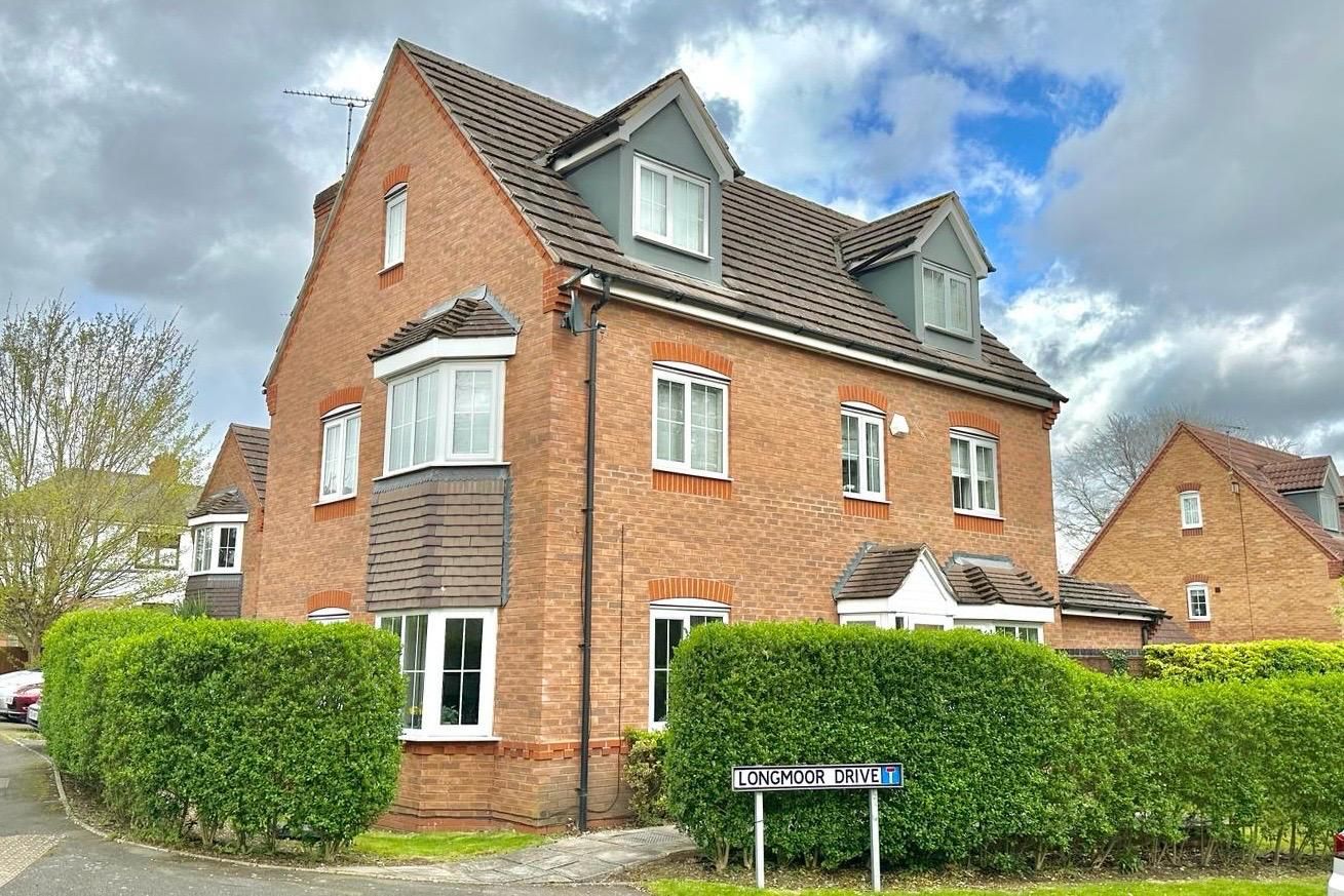 5 bedroom detached house Sold in Coventry - Photograph 1.