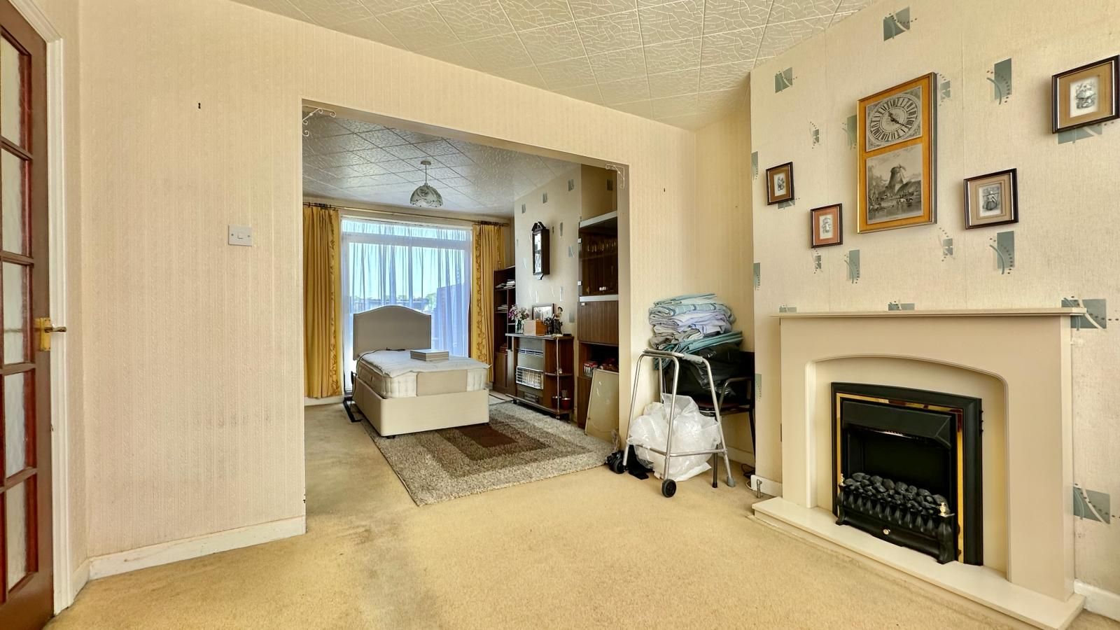 3 bedroom mid terraced house Sold in Coventry - Photograph 6.