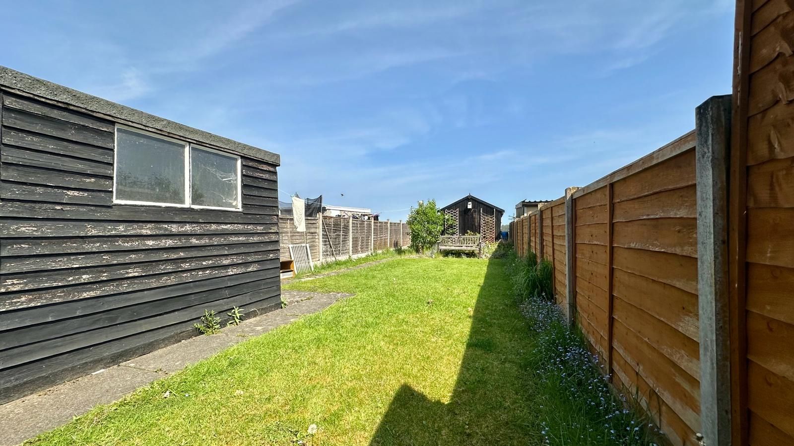 3 bedroom mid terraced house Sold in Coventry - Photograph 16.