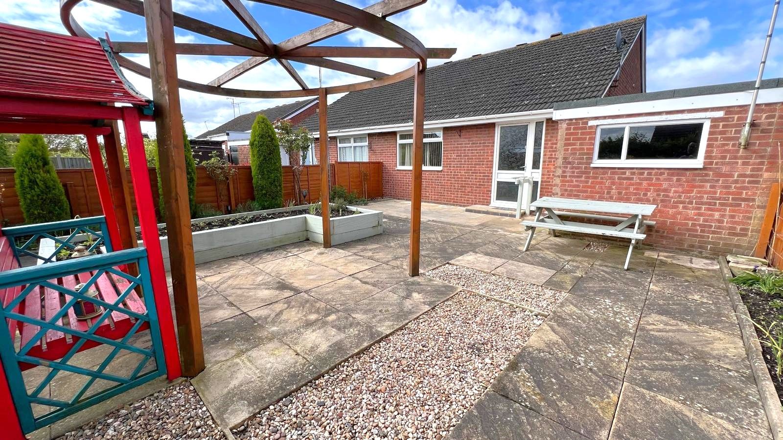 2 bedroom semi-detached bungalow Sold in Coventry - Photograph 10.