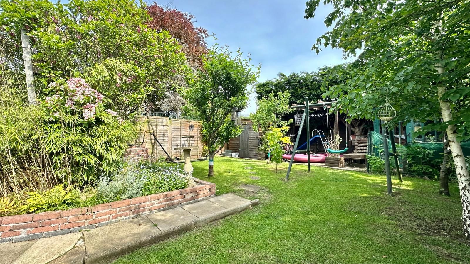 2 bedroom semi-detached bungalow Sold in Coventry - Photograph 16.