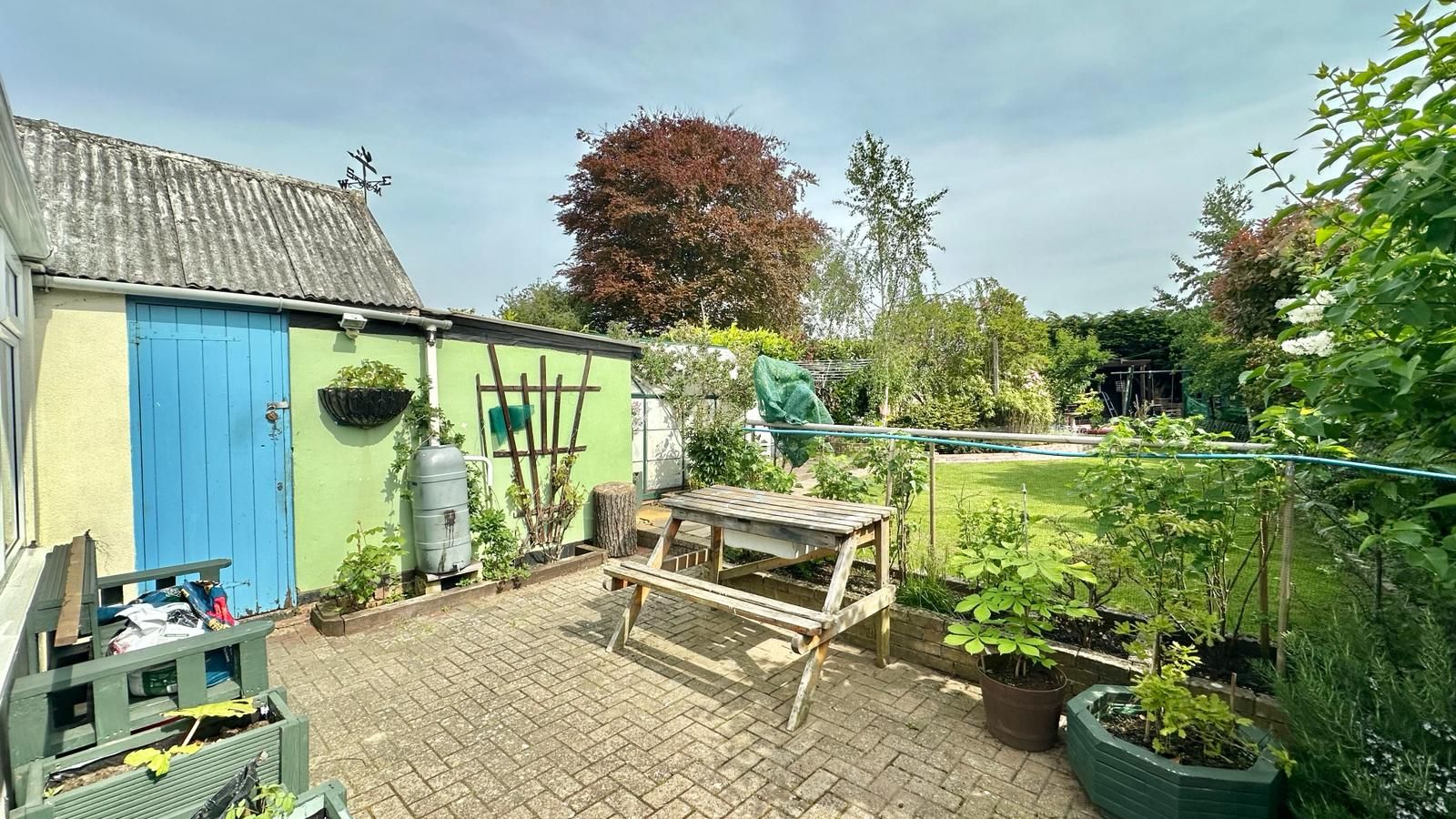 2 bedroom semi-detached bungalow Sold in Coventry - Photograph 14.
