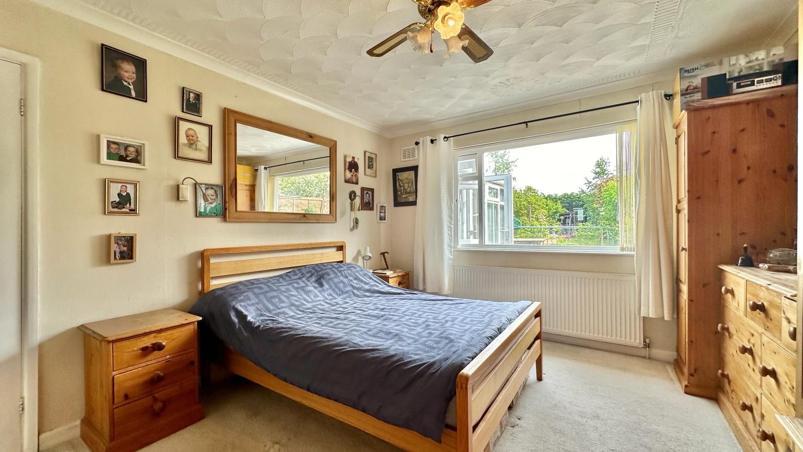 2 bedroom semi-detached bungalow Sold in Coventry - Photograph 8.