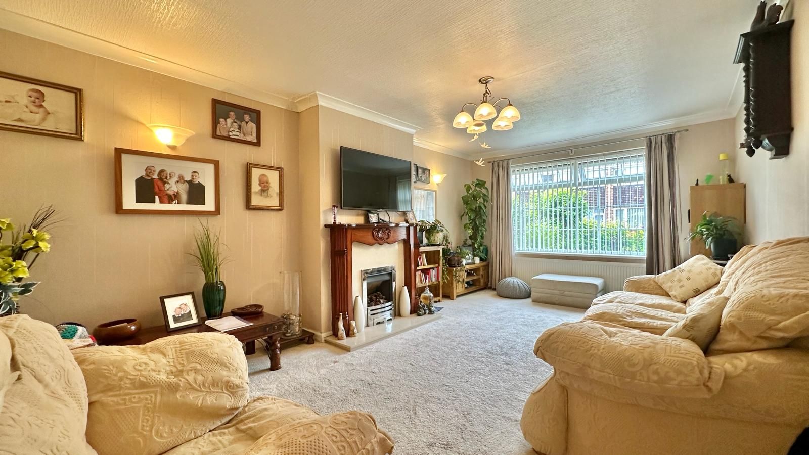 2 bedroom semi-detached bungalow Sold in Coventry - Photograph 6.