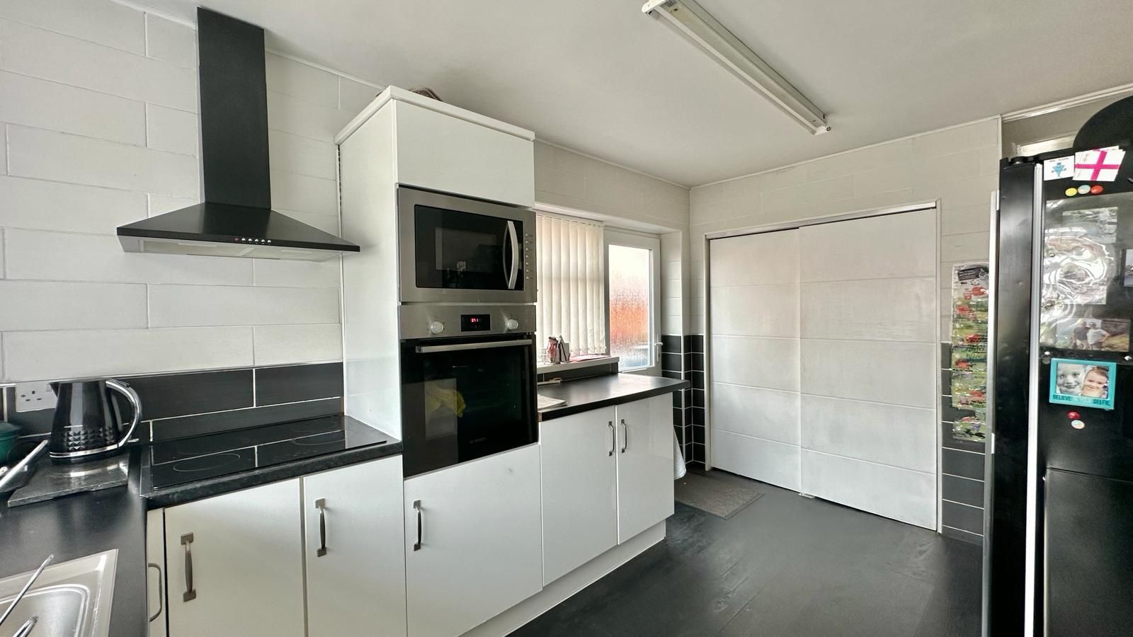 2 bedroom semi-detached bungalow Sold in Coventry - Photograph 4.