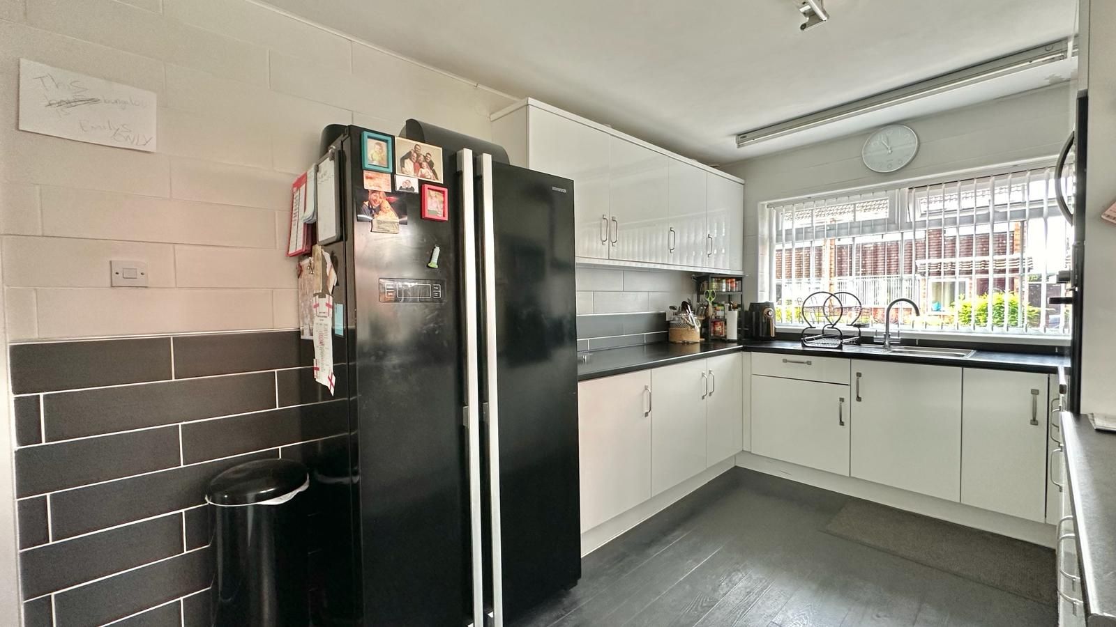 2 bedroom semi-detached bungalow Sold in Coventry - Photograph 5.