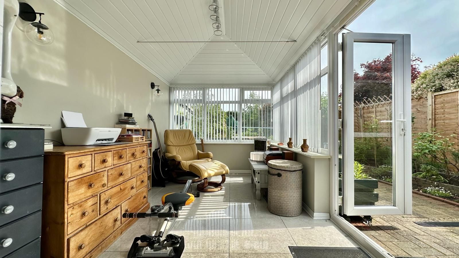 2 bedroom semi-detached bungalow Sold in Coventry - Photograph 3.