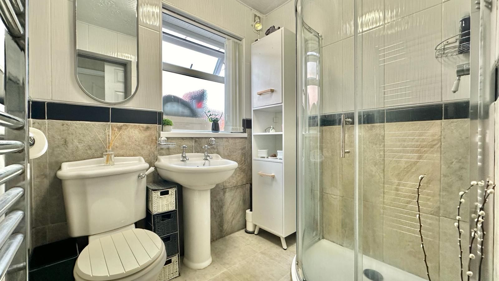 2 bedroom semi-detached bungalow Sold in Coventry - Photograph 12.