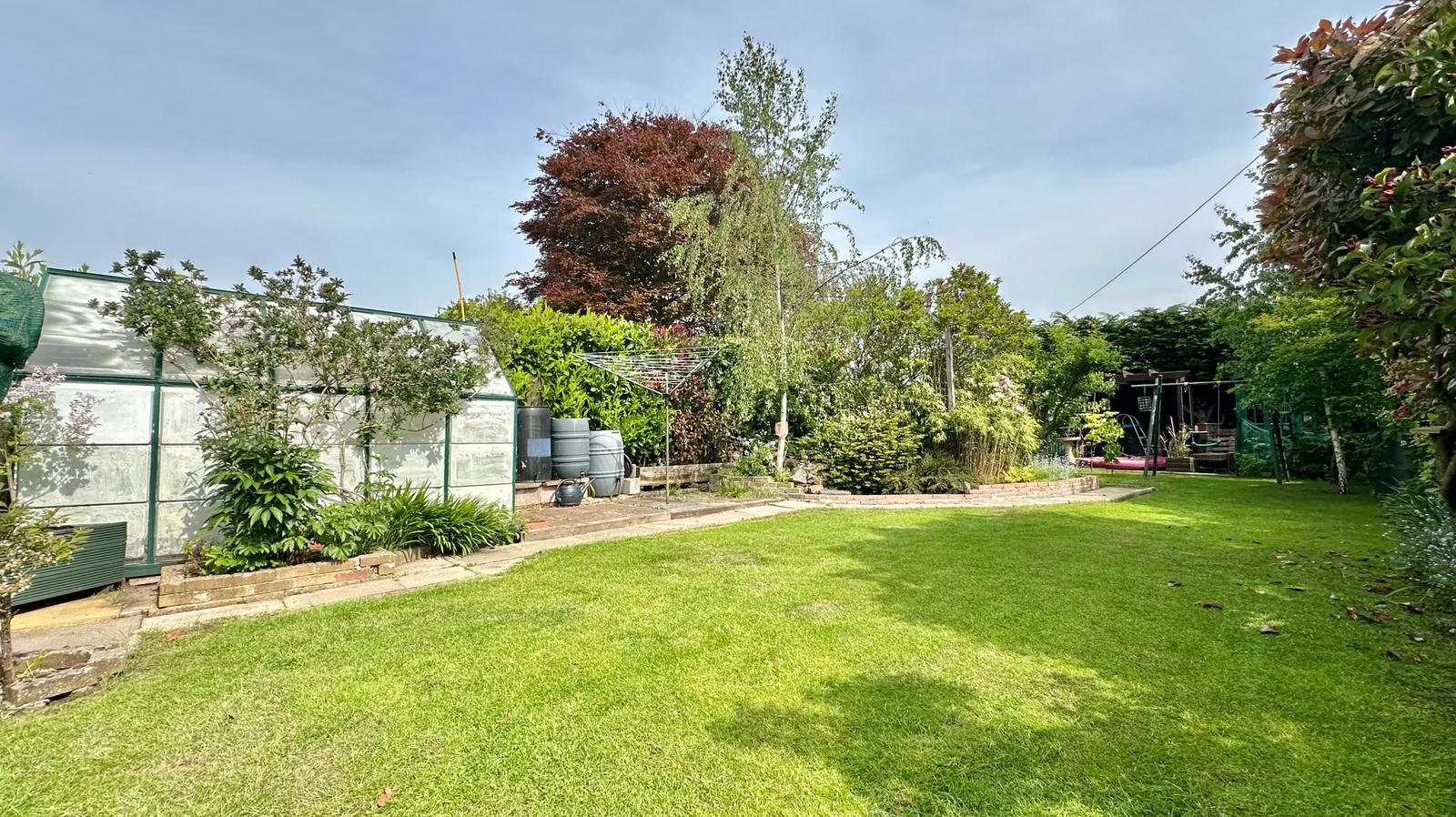 2 bedroom semi-detached bungalow Sold in Coventry - Photograph 17.