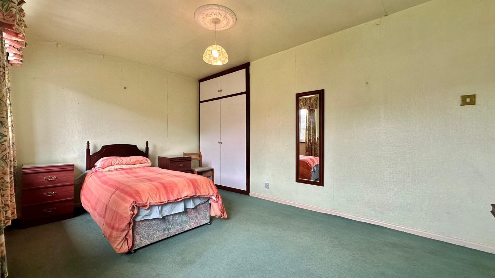 3 bedroom semi-detached house Sold in Coventry - Photograph 9.