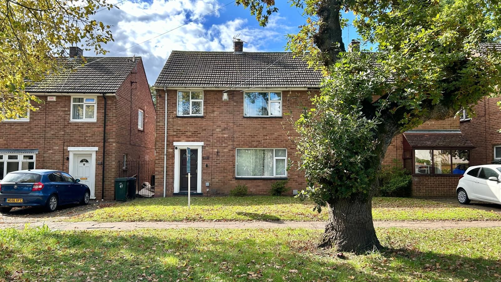 3 bedroom semi-detached house Sold in Coventry - Photograph 1.