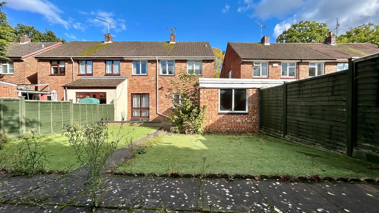 3 bedroom semi-detached house Sold in Coventry - Photograph 2.
