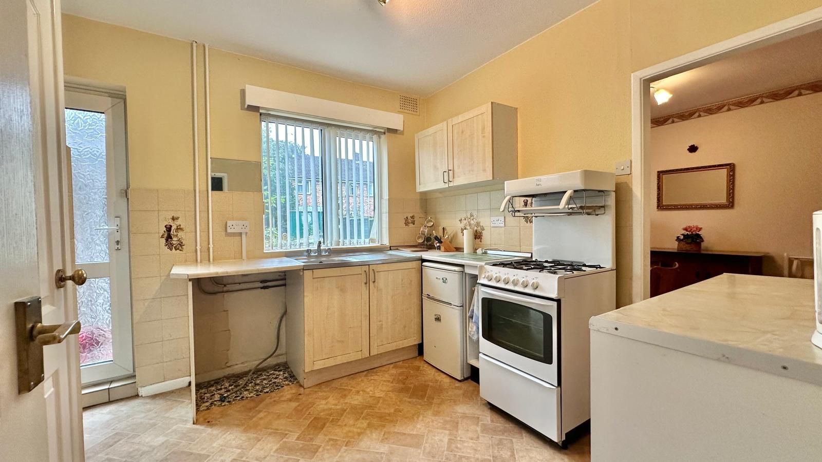 3 bedroom semi-detached house Sold in Coventry - Photograph 2.