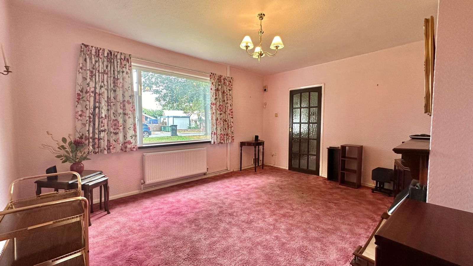 3 bedroom semi-detached house Sold in Coventry - Photograph 4.