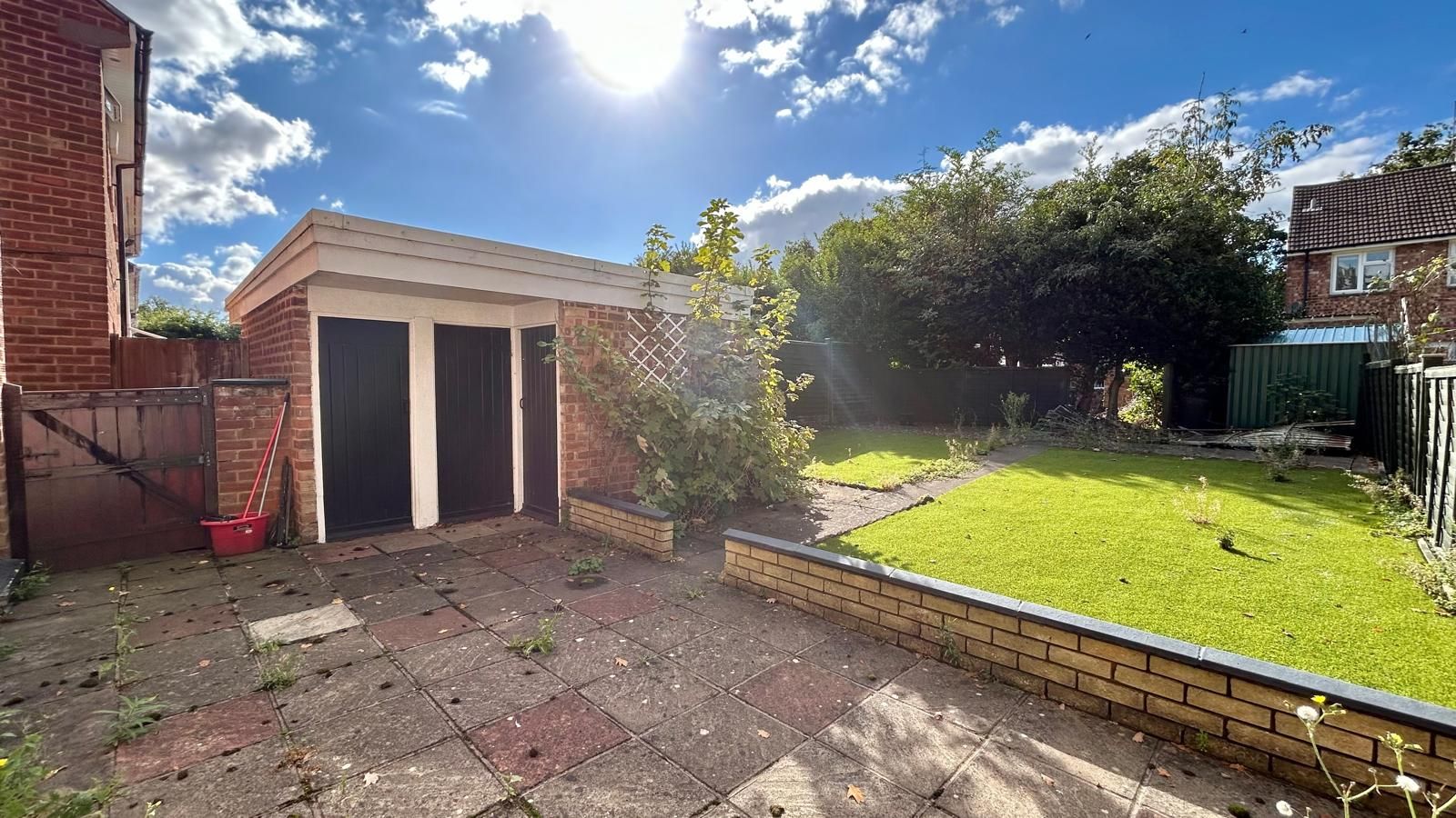 3 bedroom semi-detached house Sold in Coventry - Photograph 16.