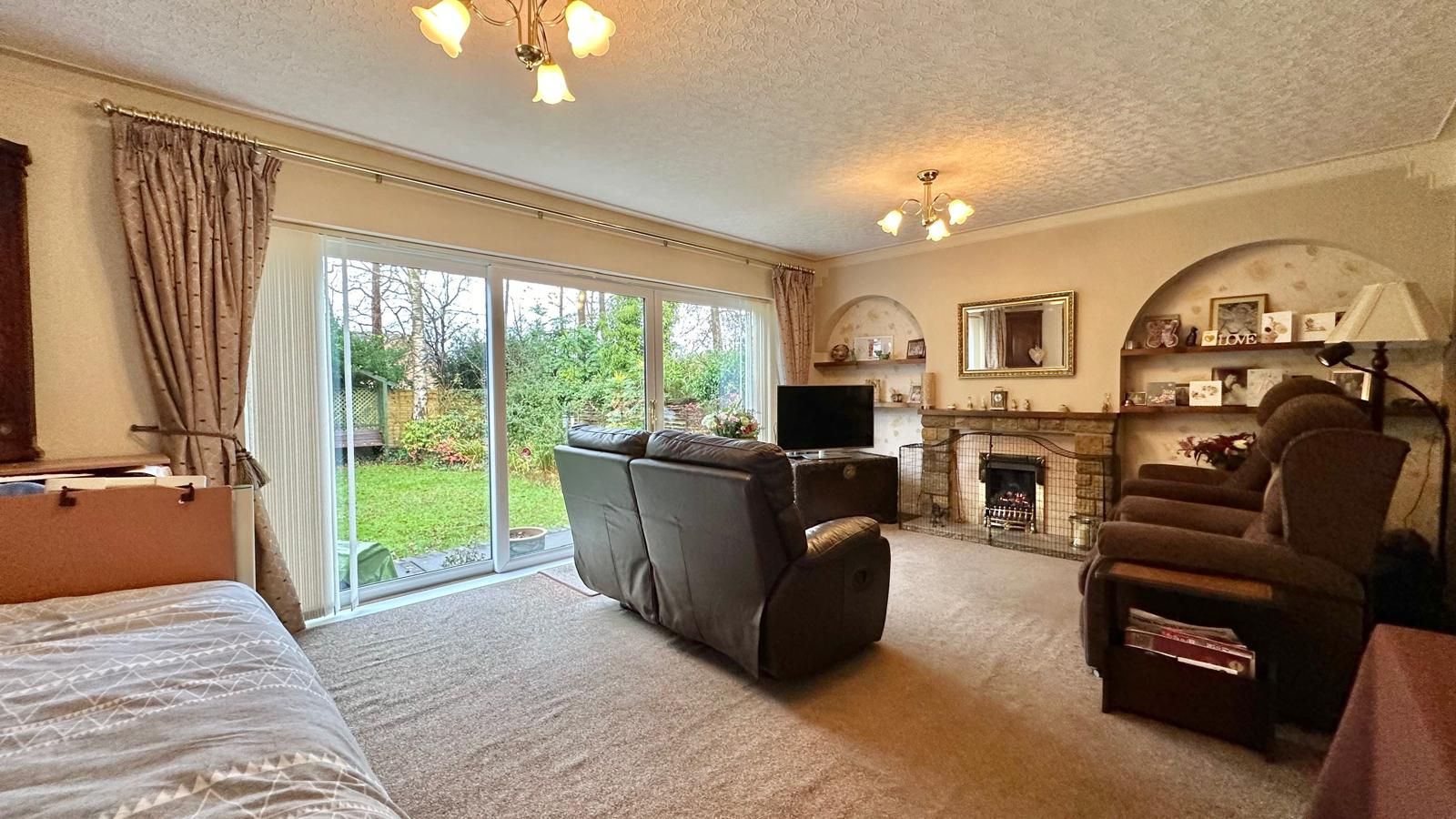 3 bedroom end terraced house Sold in Coventry - Photograph 6.
