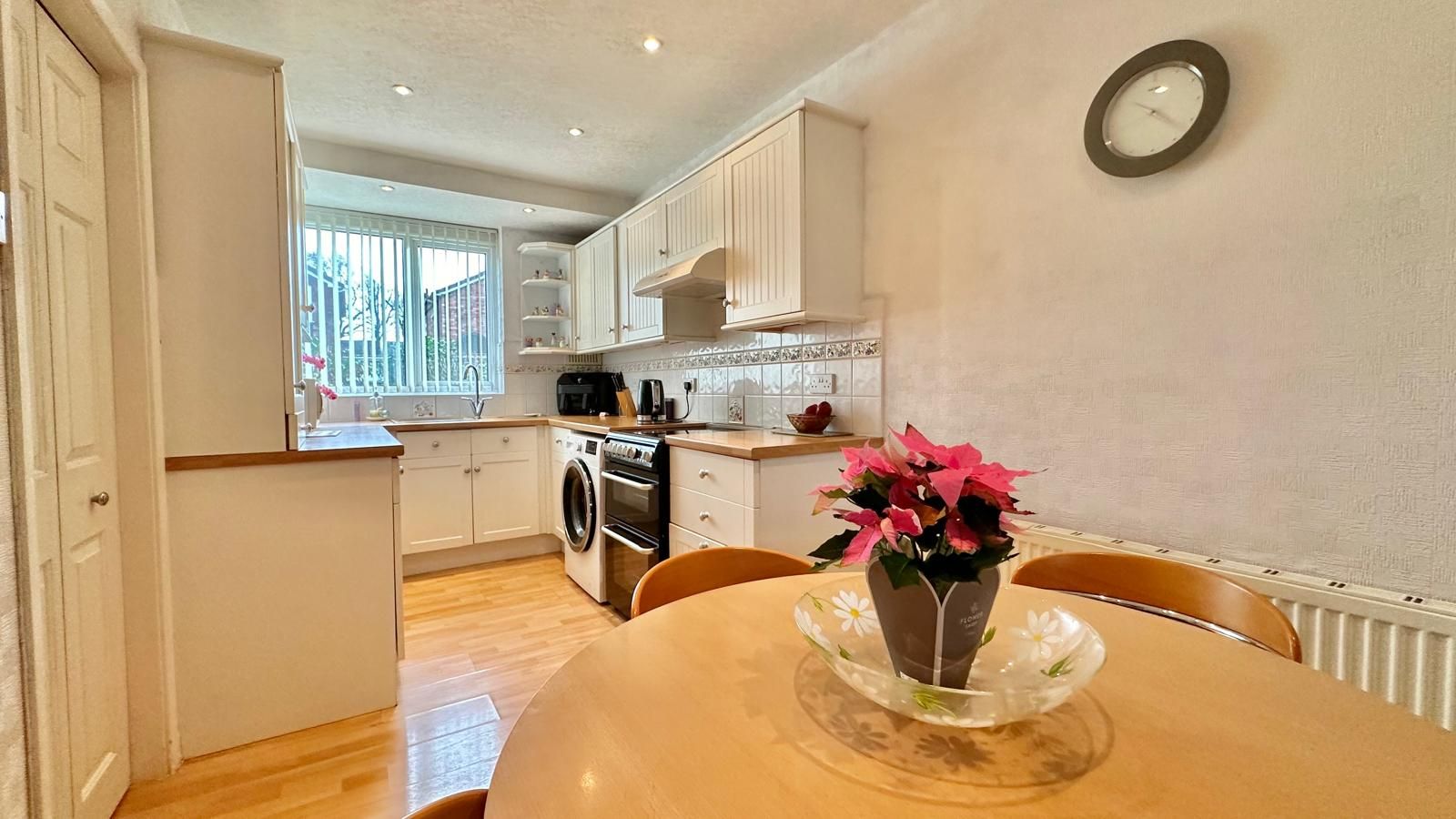 3 bedroom end terraced house Sold in Coventry - Photograph 3.