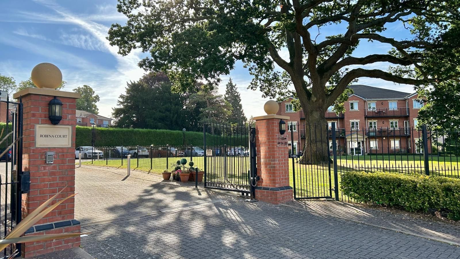 2 bedroom apartment flat/apartment Sold in Coventry - Photograph 1.