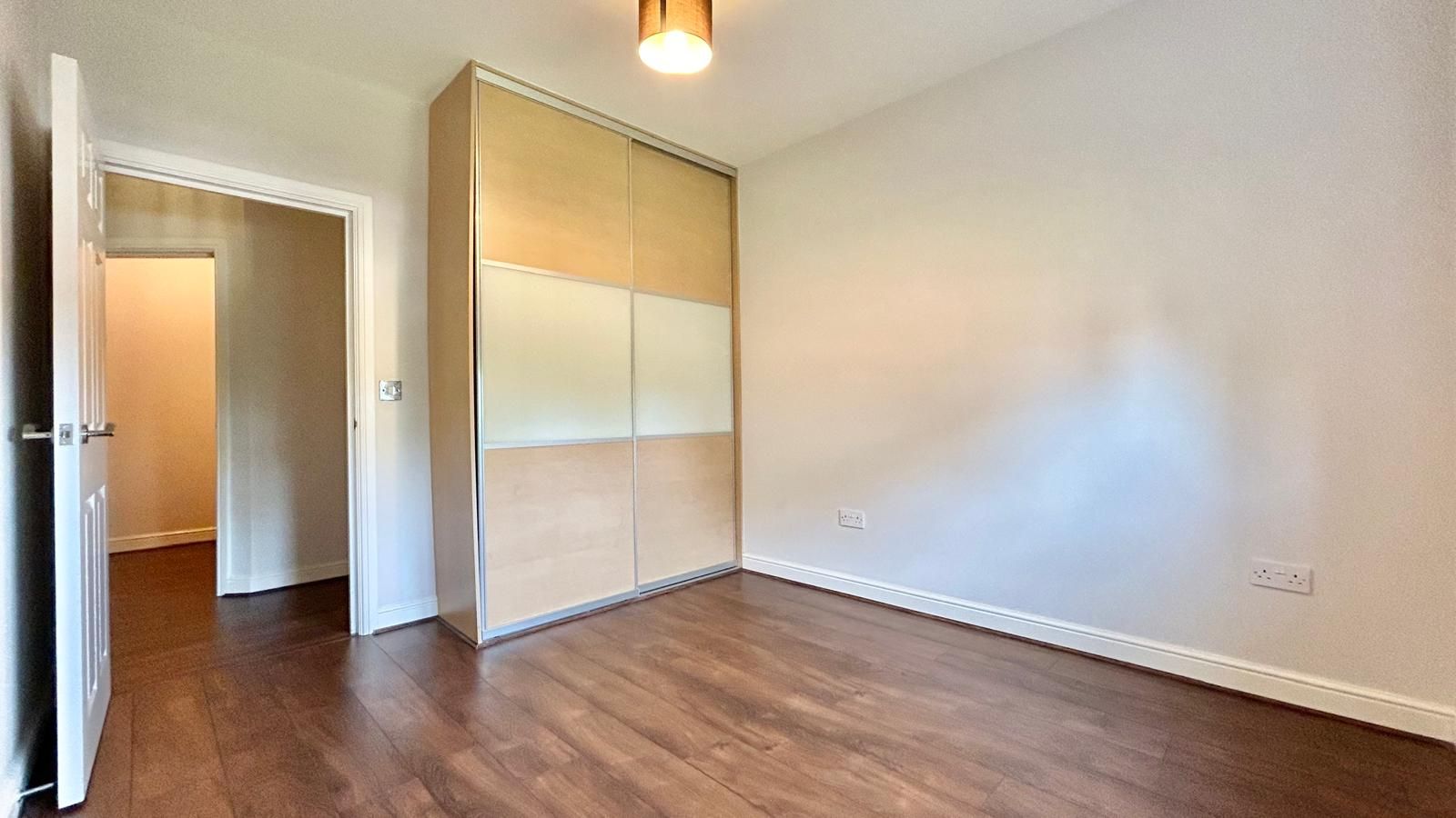 2 bedroom apartment flat/apartment Sold in Coventry - Photograph 10.