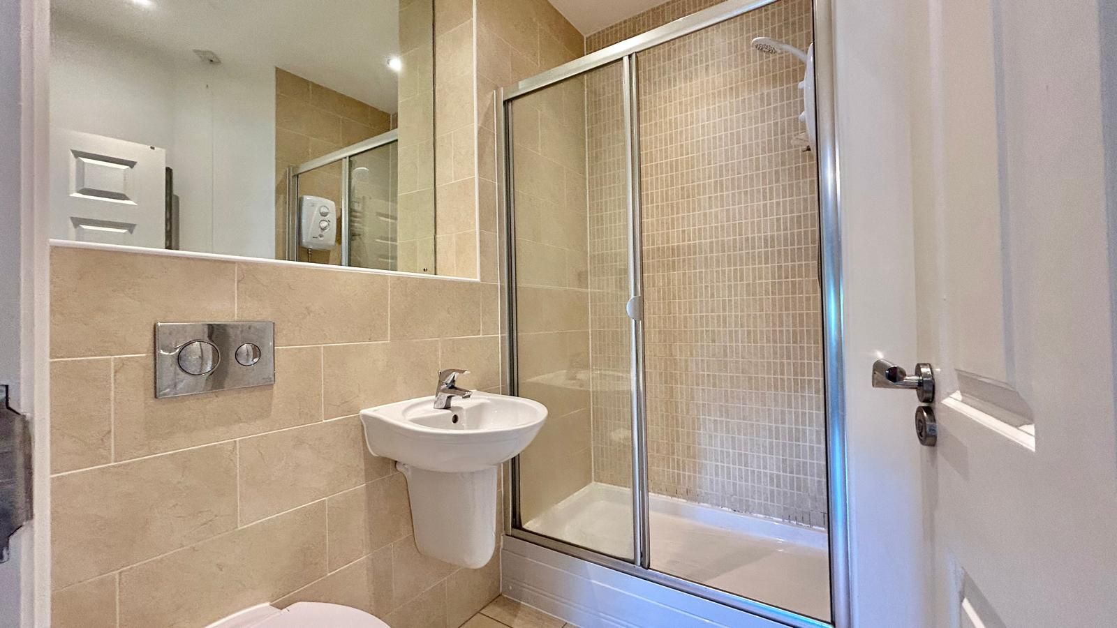 2 bedroom apartment flat/apartment Sold in Coventry - Photograph 9.