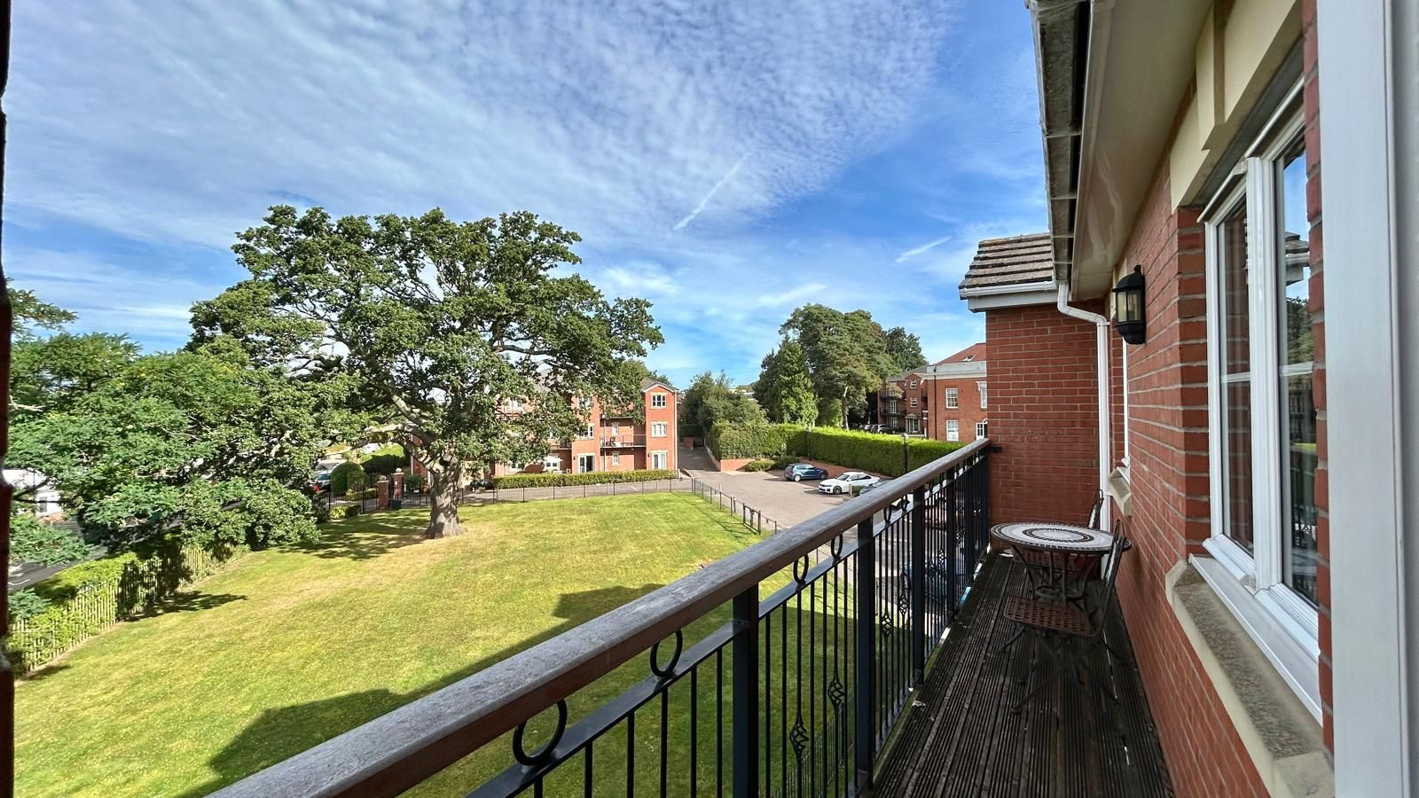2 bedroom apartment flat/apartment Sold in Coventry - Photograph 5.