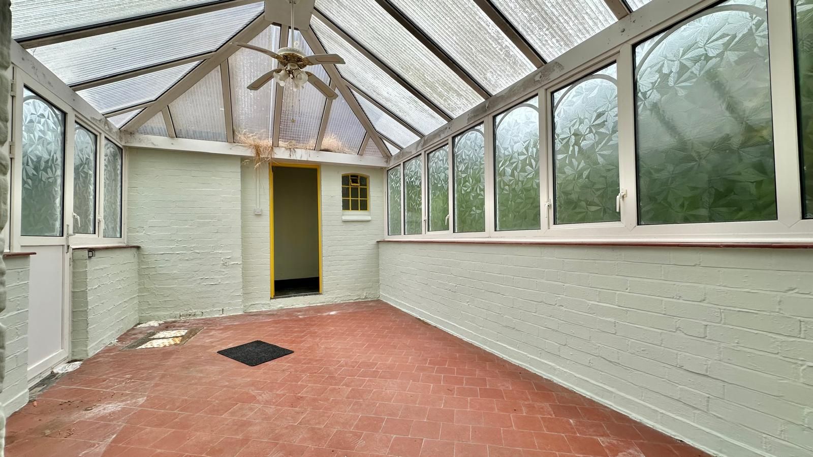 4 bedroom detached house Sold in Coventry - Photograph 17.