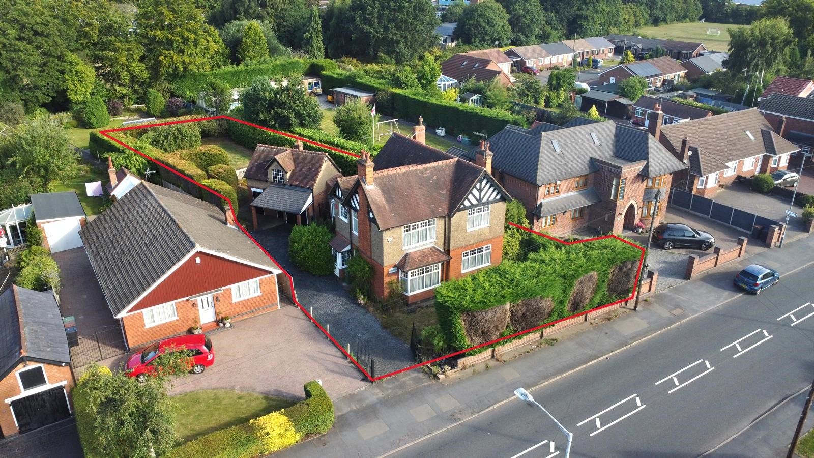 4 bedroom detached house Sold in Coventry - Photograph 1.