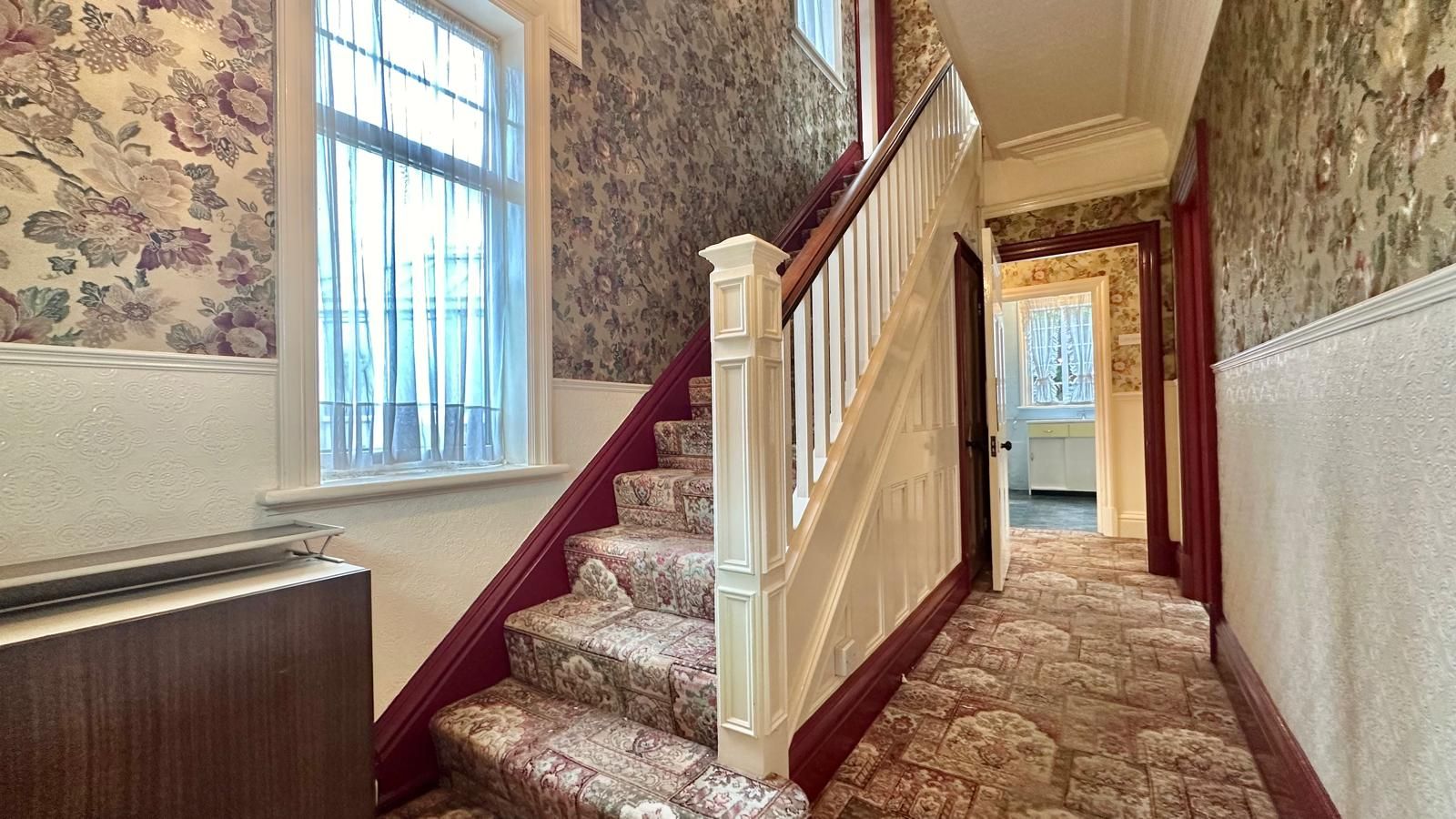 4 bedroom detached house Sold in Coventry - Photograph 22.