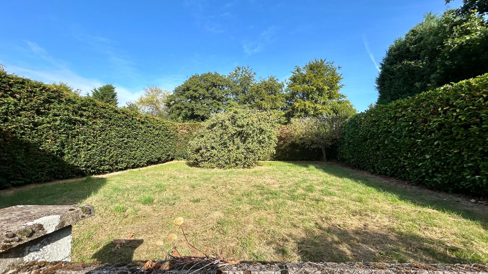 4 bedroom detached house Sold in Coventry - Photograph 27.