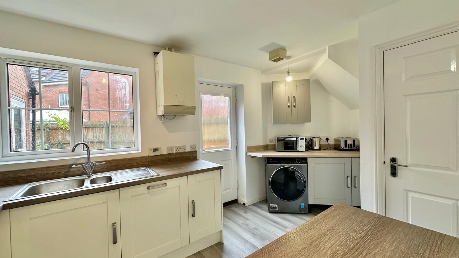 1 bedroom shared house To Let in Coventry - Photograph 4.
