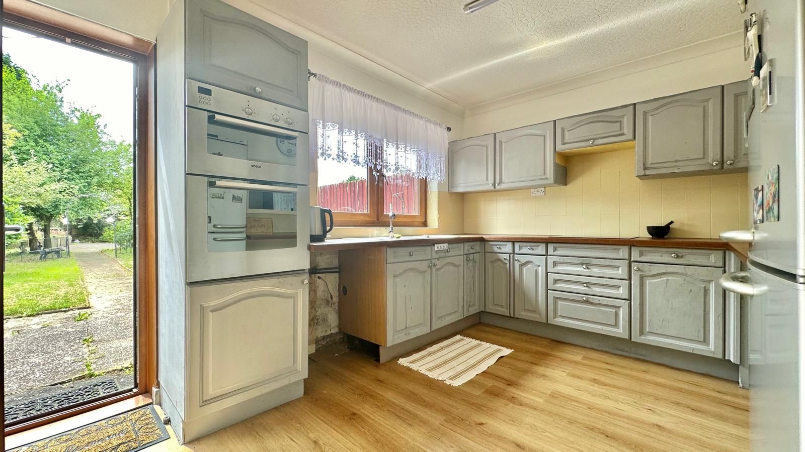 2 bedroom end terraced house Sold in Coventry - Photograph 5.