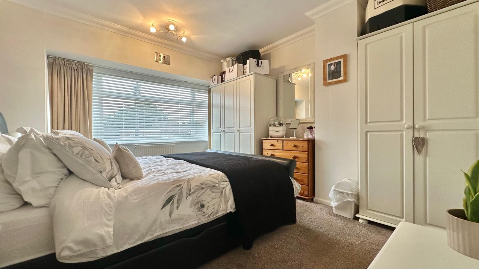 3 bedroom mid terraced house Sold in Coventry - Photograph 10.