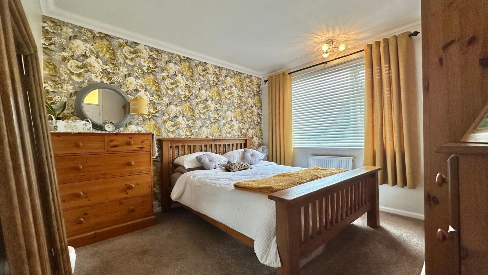 3 bedroom mid terraced house Sold in Coventry - Photograph 11.