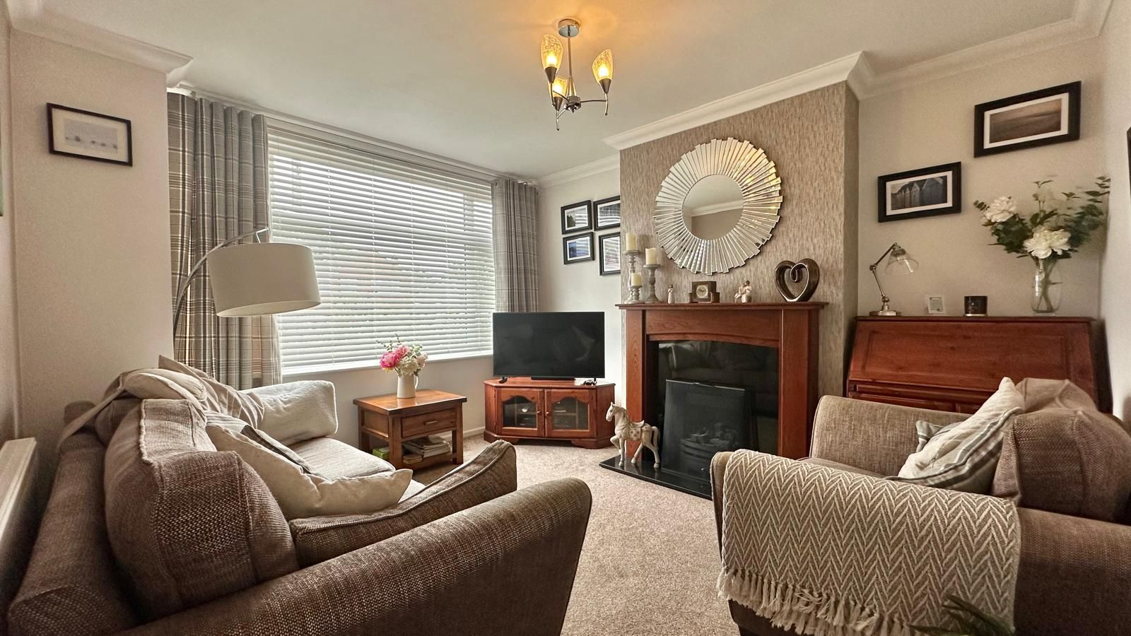 3 bedroom mid terraced house Sold in Coventry - Photograph 7.