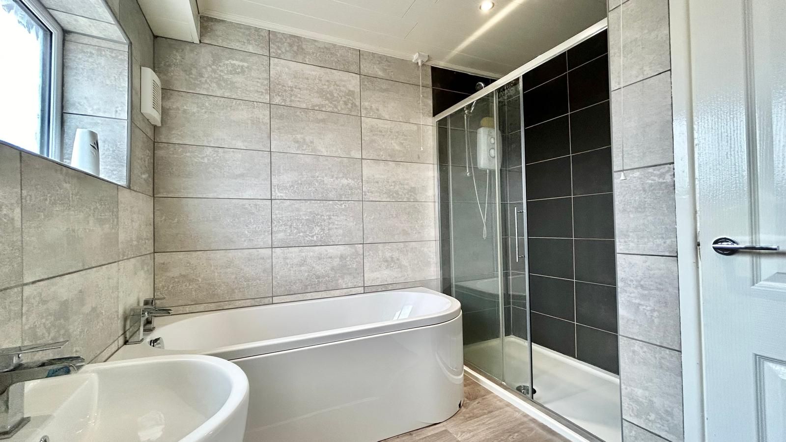 3 bedroom mid terraced house Sold in Coventry - Photograph 13.