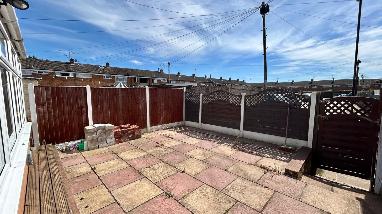 3 bedroom mid terraced house Sold in Coventry - Photograph 19.