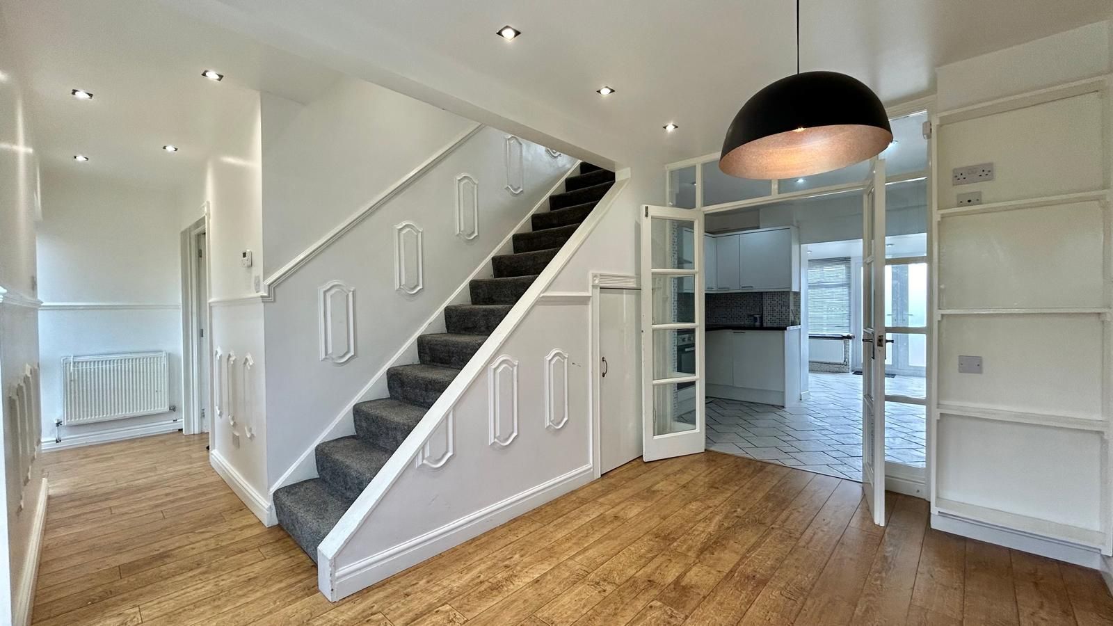 3 bedroom mid terraced house Sold in Coventry - Photograph 5.